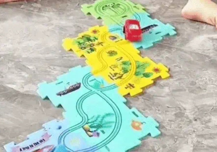 PuzzleRacer Kids Car Track Set